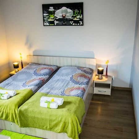 Pokoje Staromiejski Uniejow Esterno foto