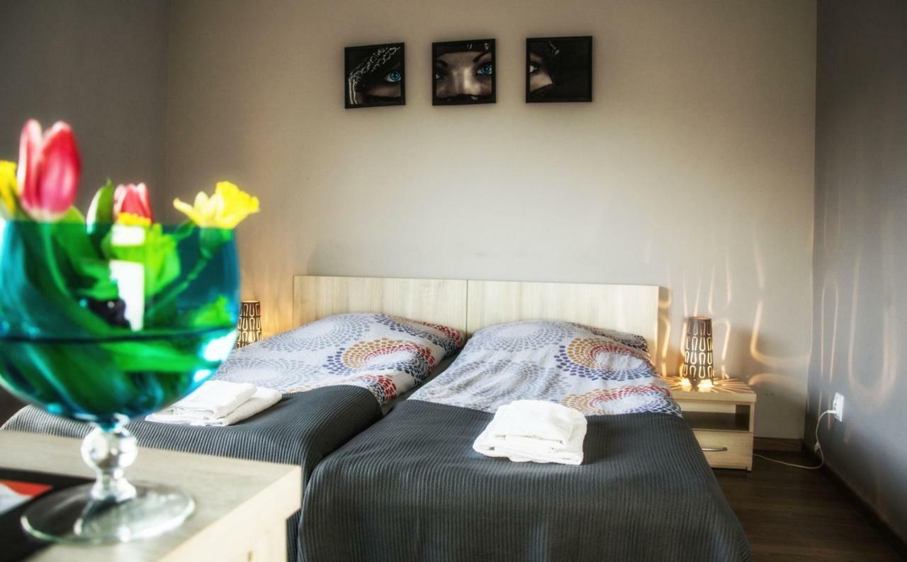 Pokoje Staromiejski Uniejow Esterno foto