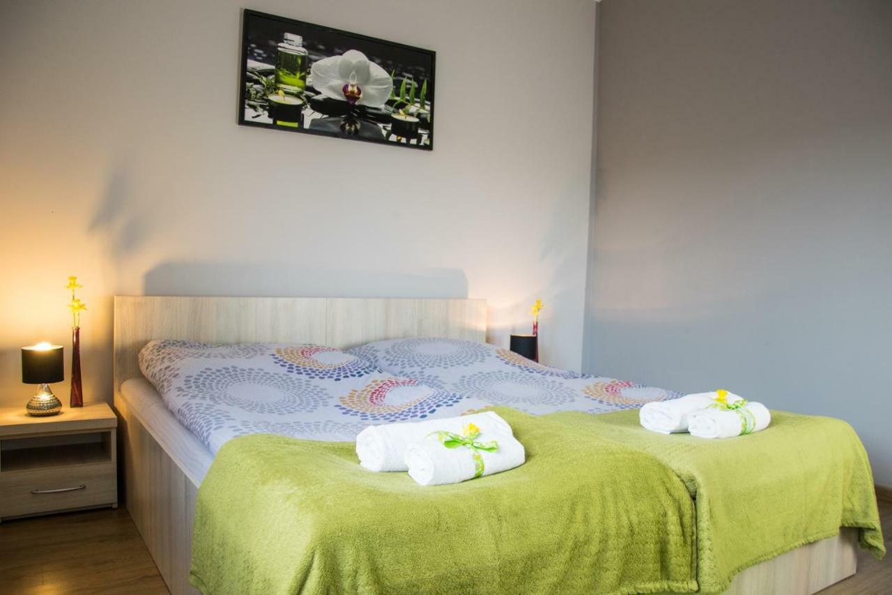 Pokoje Staromiejski Uniejow Esterno foto
